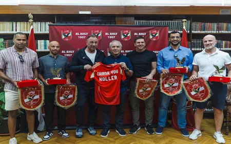 "في لقاء ودي".. الأهلي يكرم كولر ومعاونيه داخل مقر النادي