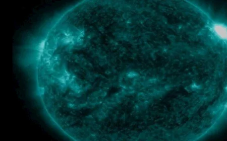 خلال الأيام القادمة.. تحذيرات من عواصف مغناطيسية تجتاح كوكب الأرض