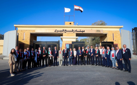 وفد من برلمان الجمهورية التركية يجري زيارة الى معبر رفح البري، برفقة نائب وزير الخارجية التركي والسفير التركي في القاهرة. كتب