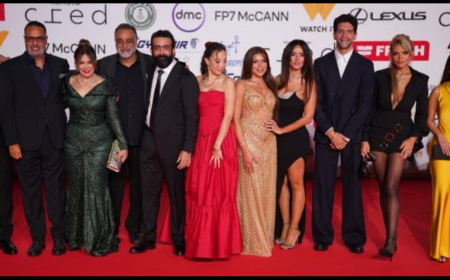 بحضور أبطال العمل وصناع الفيلم، في ليلة اتسمت بالحضور الكثيف والاهتمام الإعلامي الكبير، وسط تفاعل واضح من الجمهور عرض امس فيلم بنات الباشا العمل الذي يُعد واحدًا من أبرز أفلام الدورة الحالية.