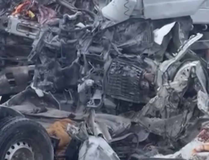 مصرع ١٨ شخص على طريق محمور ٣٠ يوليو جنوب بورسعيد اثر تصادم سيارة ربع نقل مع اخرى نقل