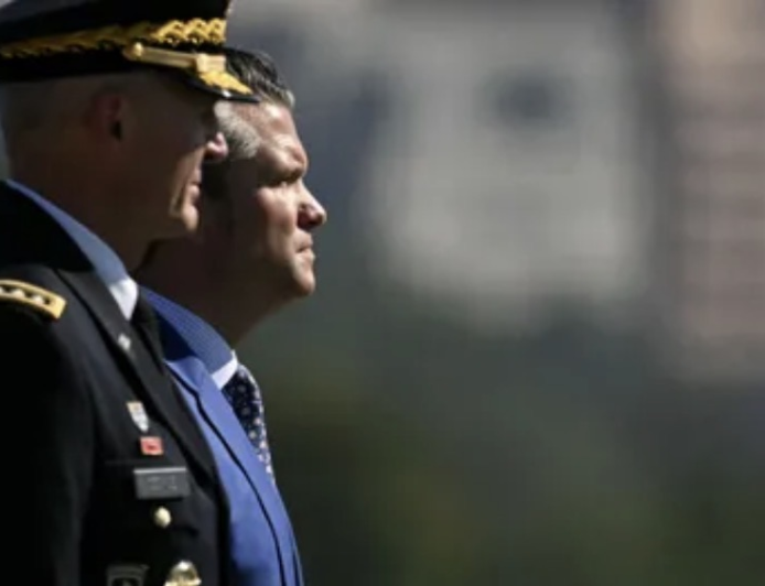 استقالة مفاجئة لرئيس أركان الجيش الأمريكي..